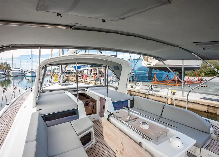 Yacht Psari