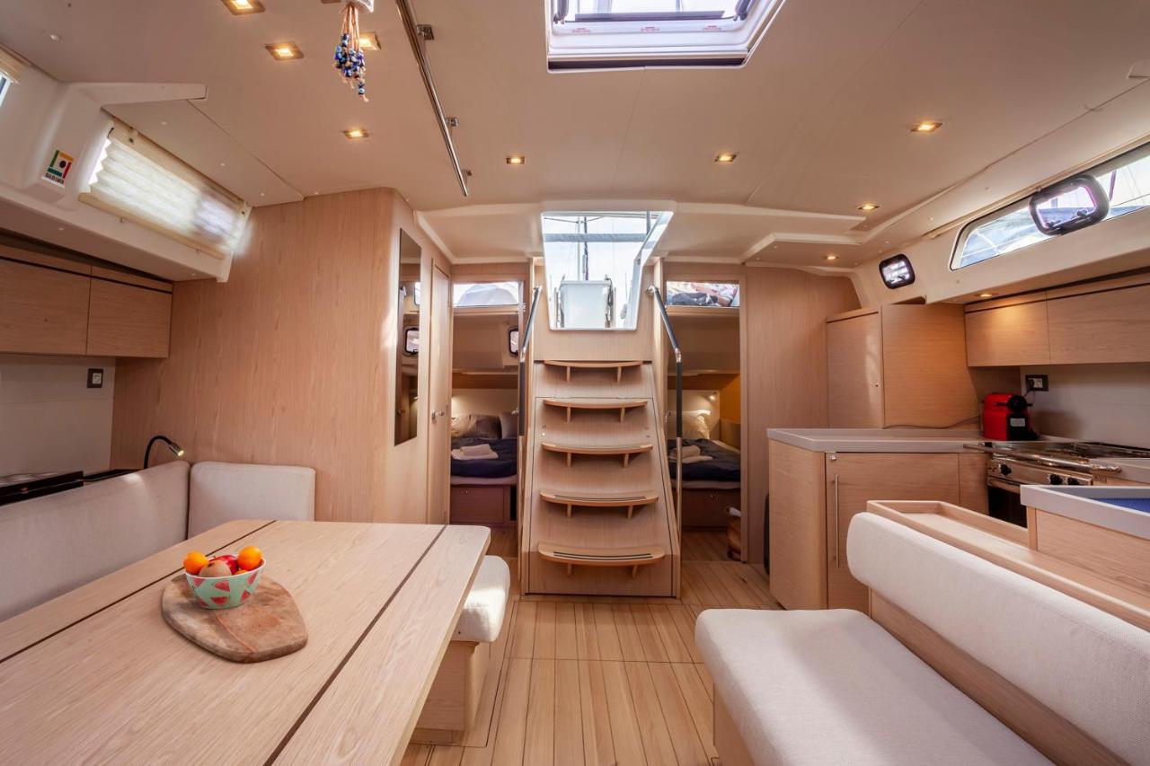 Yacht Psari Botel